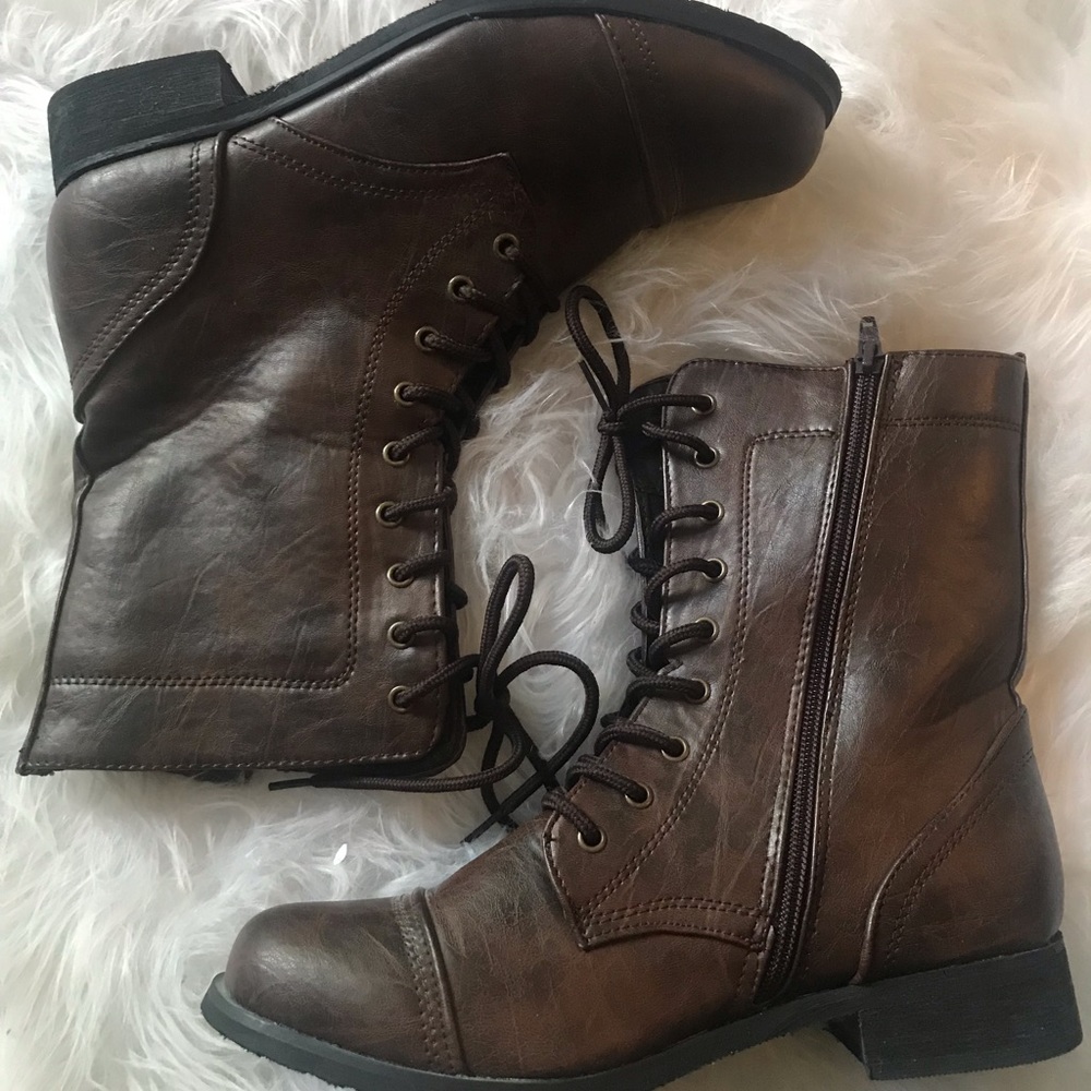 NWOT brown combat boots